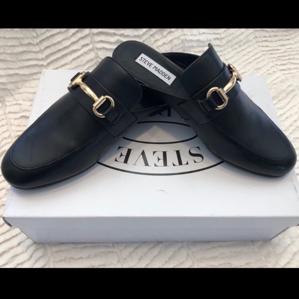 Steve Madden Kandi Black leather mules.
